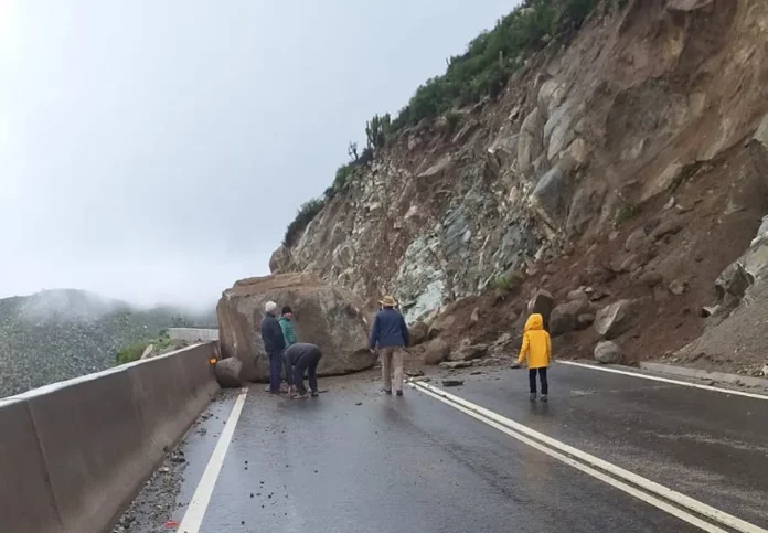 Rodado en cuesta Los Mantos, comuna de Punitaqui.